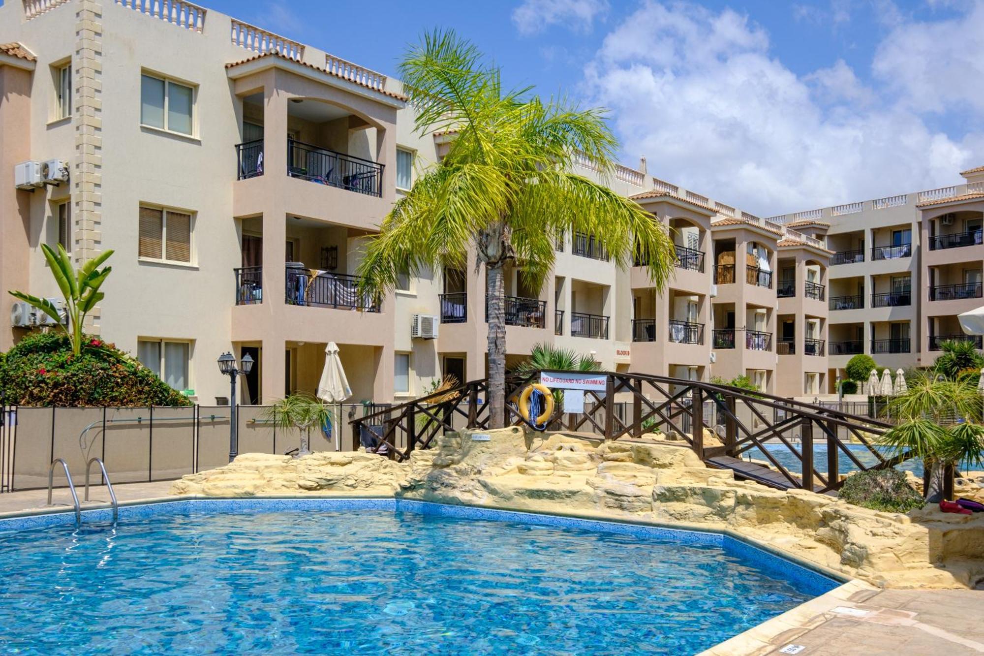 Oliva Poolside By Nomads Апартаменты